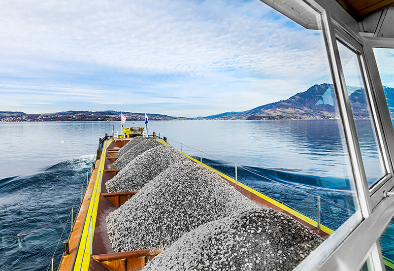 Kiestransport per Schiff auf dem Vierwaldstättersee